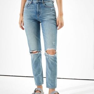 NWT AE Mom Jeans